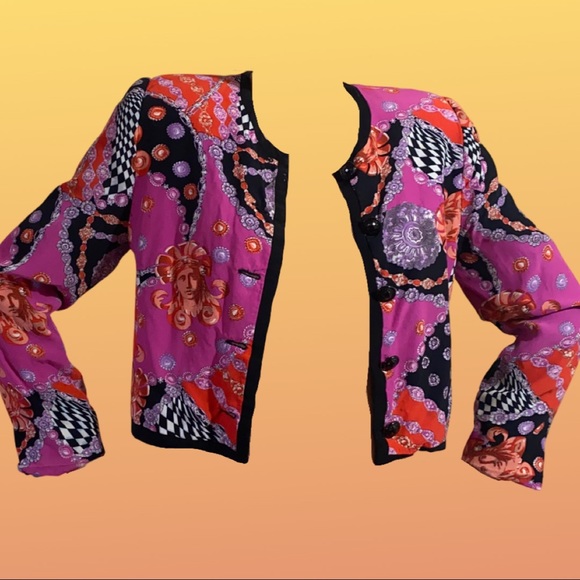 Louben Loud Shoulder-Padded Crop Blazer - Picture 4 of 4